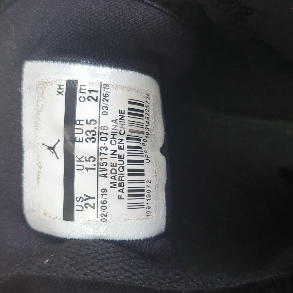 Nike Air Jordan Sneakers Shoes unisex leather size 2Y - Picture 5 of 8